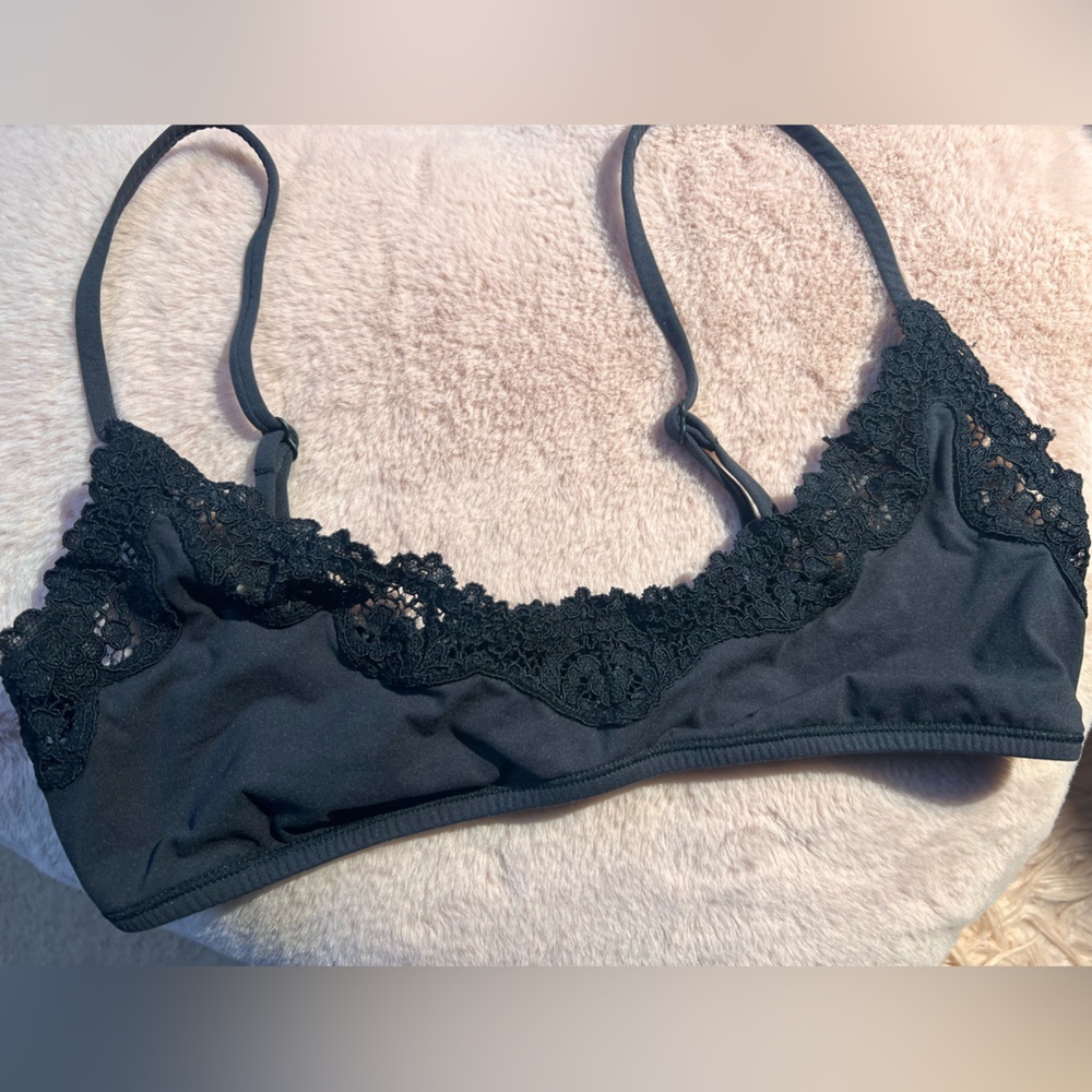 Lightly Used Skims bralette